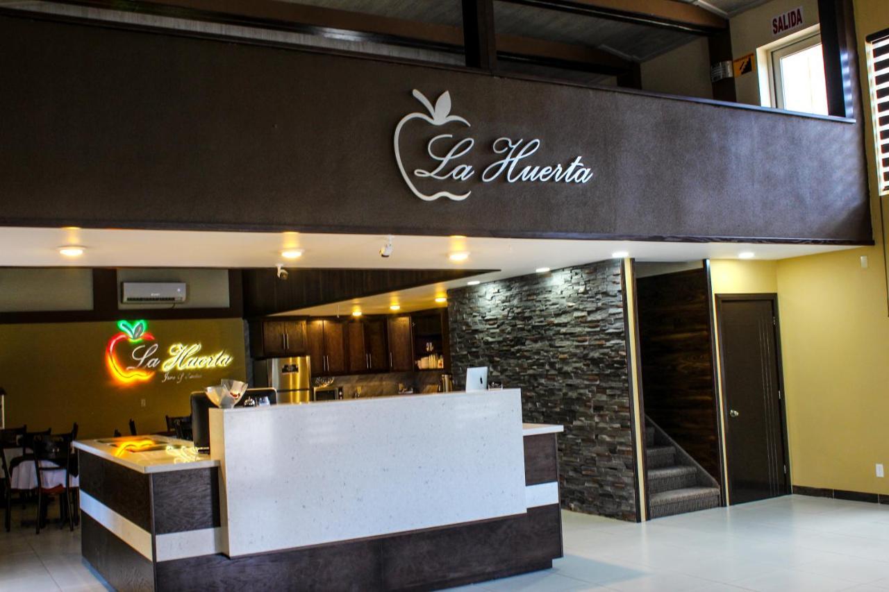 La Huerta Inn & Suites Cuauhtémoc Екстериор снимка