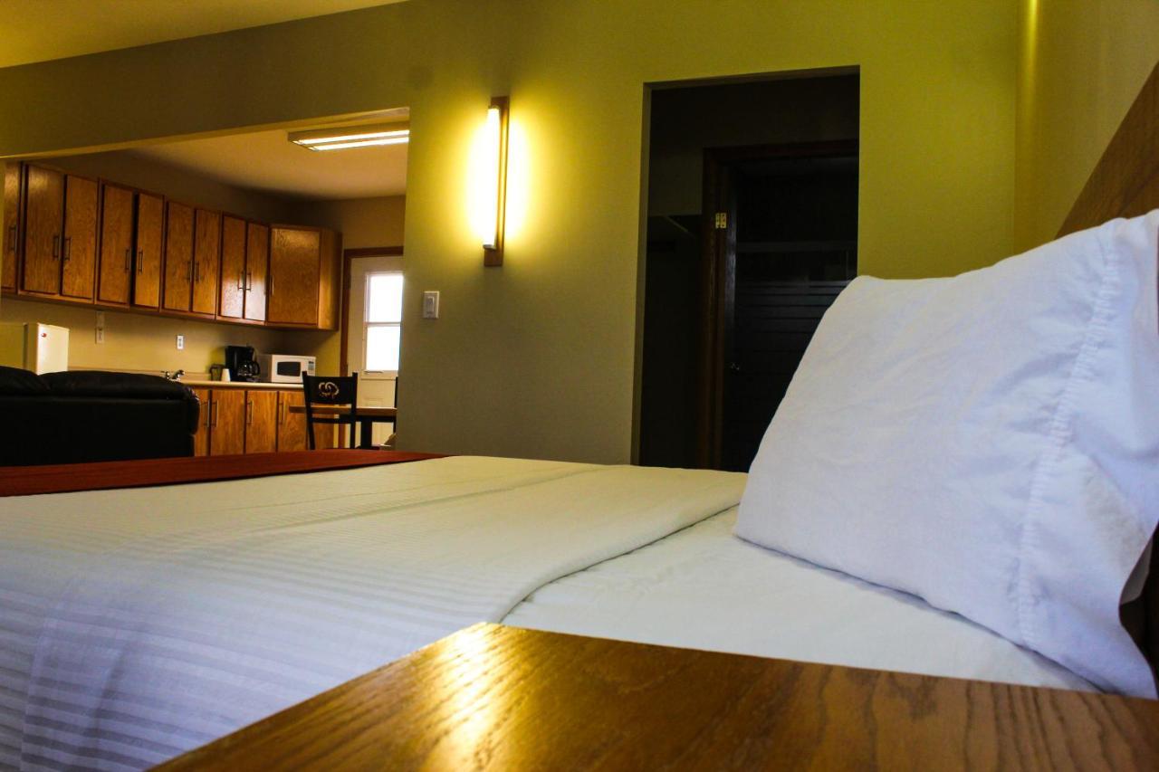 La Huerta Inn & Suites Cuauhtémoc Екстериор снимка